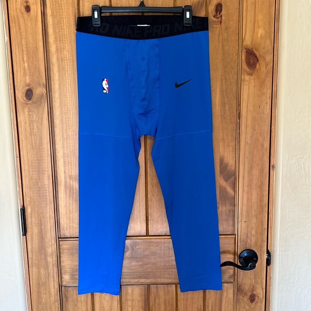 New - never been worn- Nike Pro 3/4 compression pants